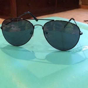 Black aviator sunglasses